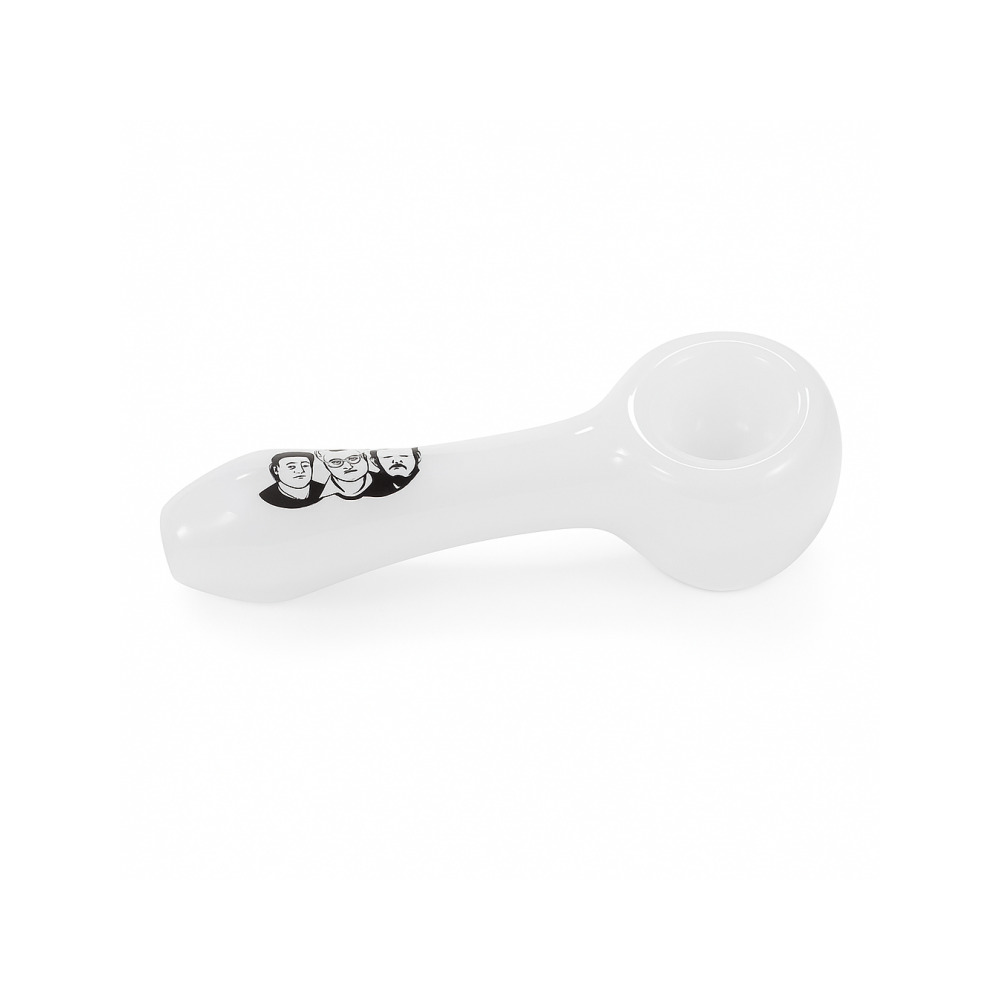 Flattened bottom of the Trailer Park Boys spoon pipe allowing stable placement on a surface